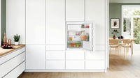 Bosch Serie 2 KIL22NSE0 réfrigérateur-congélateur Intégré (placement) 119 L E Blanc